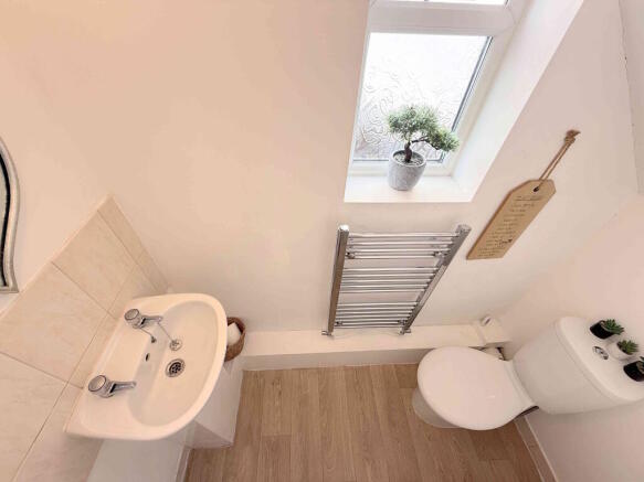 3 bed Detached for sale Image 8