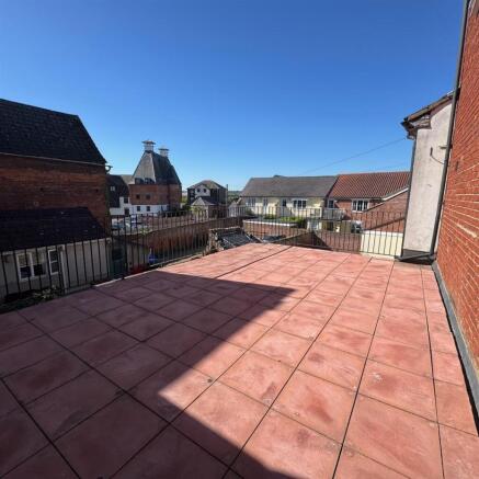21a hig street terrace.jpg