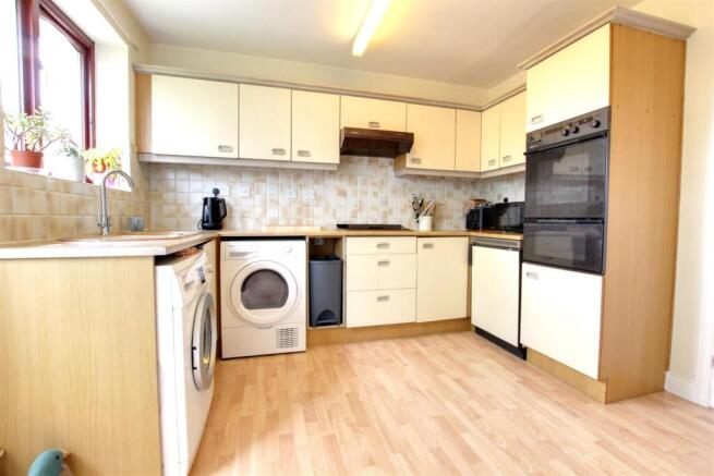 2 bed Detached Bungalow for sale Image 6