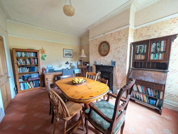 5 bed Semi-Detached for sale Image 10