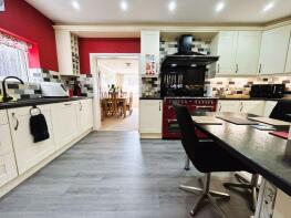 27, Howdles Lane, Brownhills WS8 7PL