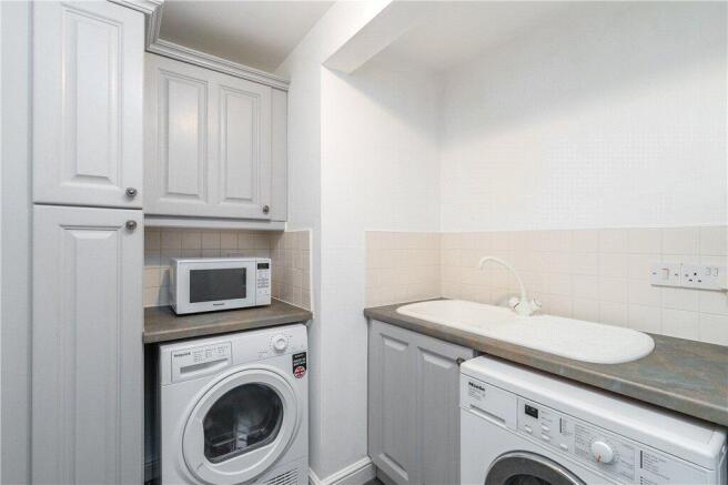 6 bed Detached for sale Image 12