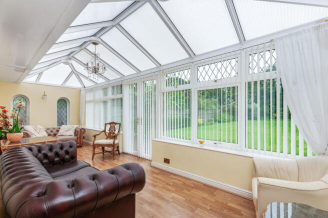 4 bed Detached Bungalow for sale Image 12