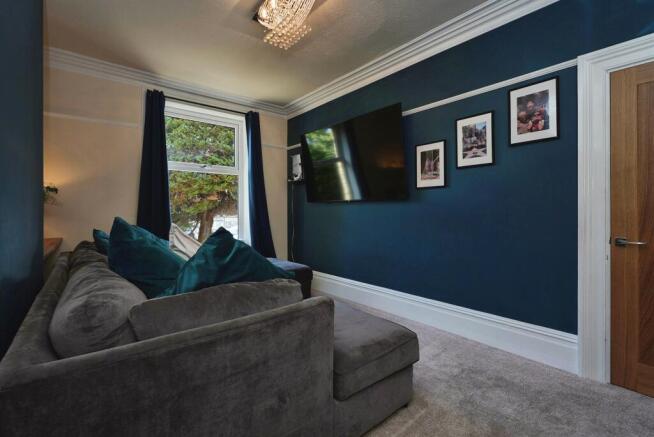 5 bed Detached for sale Image 6