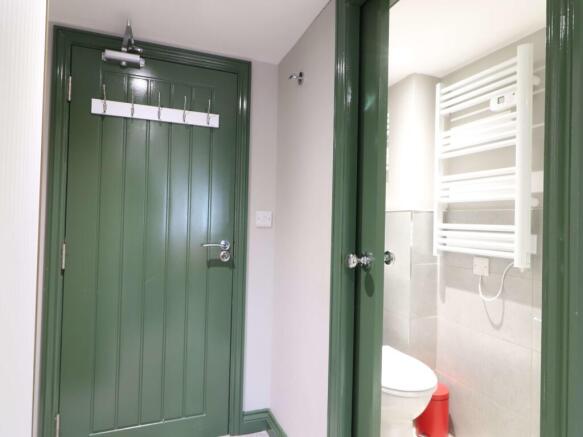 61 Warburg Room 1 3.JPG