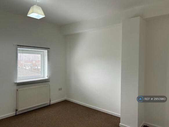 2 bed Flat to rent Image 5
