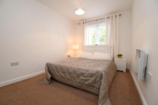 2 bed Ground Flat for sale Image 9