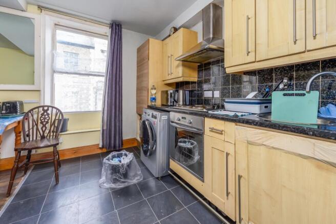 3 bed Flat for sale Image 12
