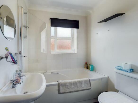 FAMILY BATHROOM