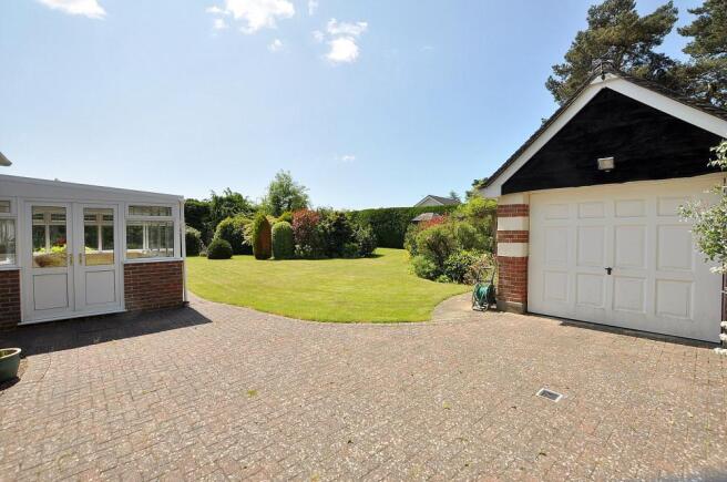 Garden/Driveway