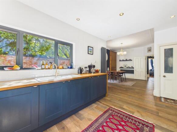 Stunning Open Plan Dining Kitchen