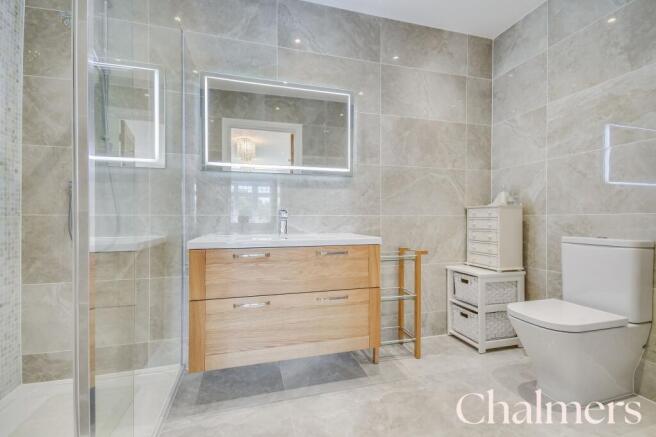 Ensuite to Bed 1