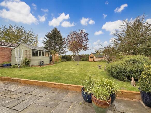 Generous & Private Landscaped Garden 535