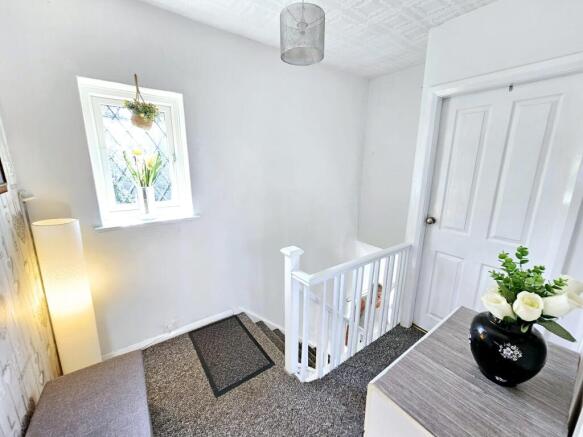 3 bed Semi-Detached for sale Image 6
