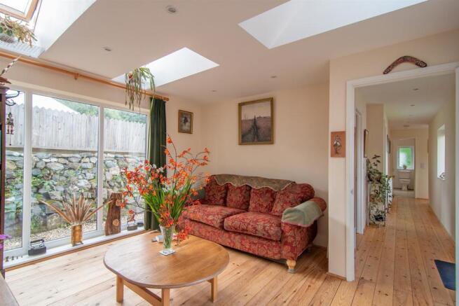 Dining room 2.jpg
