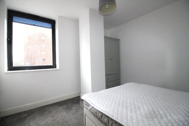2 bed Apartment to rent Image 6