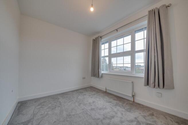 3 bed Flat to rent Image 9