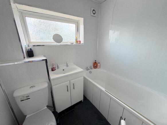 3 bed Terraced for sale Image 10