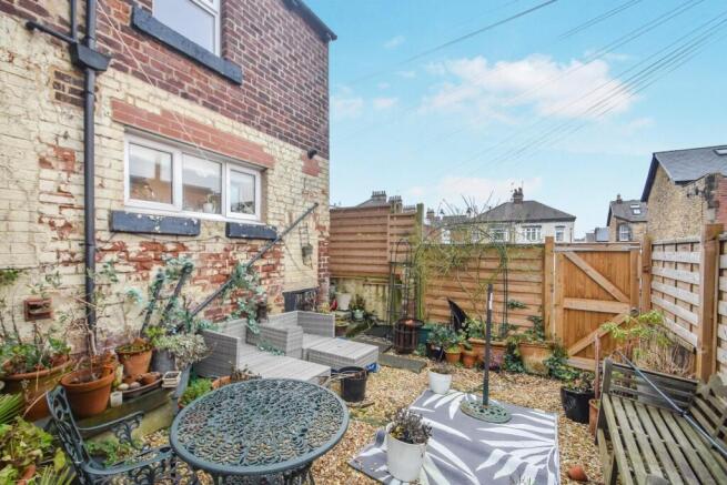 3 bed Semi-Detached for sale Image 8