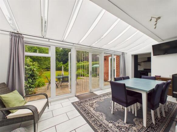 4 bed Semi-Detached for sale Image 8