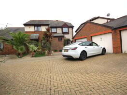 4, Vallis Close, Poole BH15 1XZ