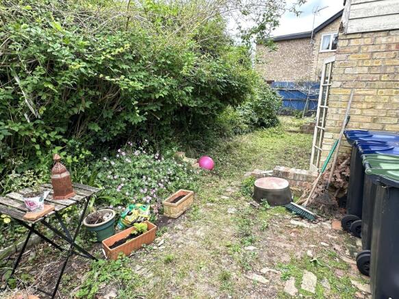 Garden 1.JPG