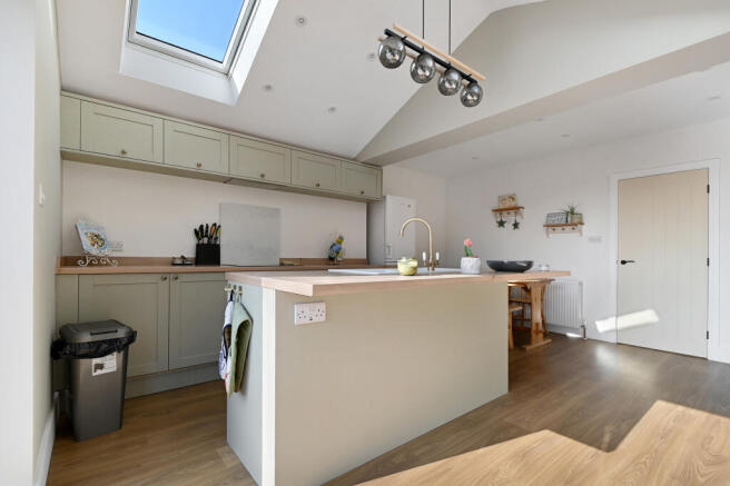 2 bed Semi-Detached for sale Image 10