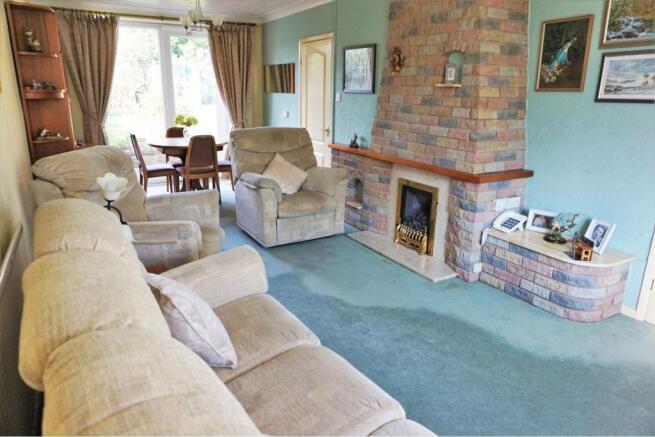 Lounge/Dining Room