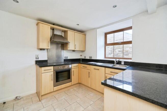 2 bed Flat for sale Image 3