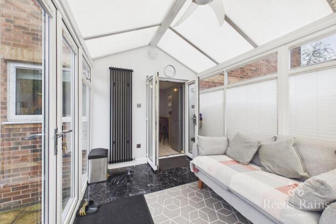 3 bed Semi-Detached for sale Image 9