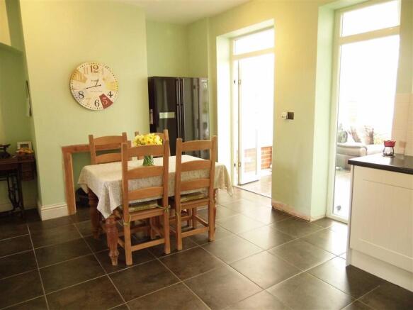 KITCHEN/DINER