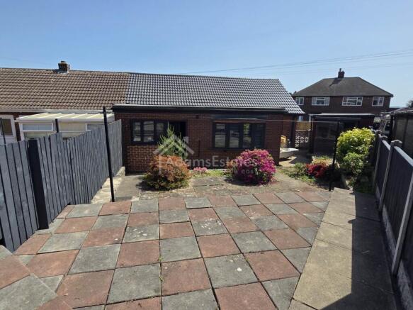 3 bed Semi-Detached Bungalow for sale Image 12