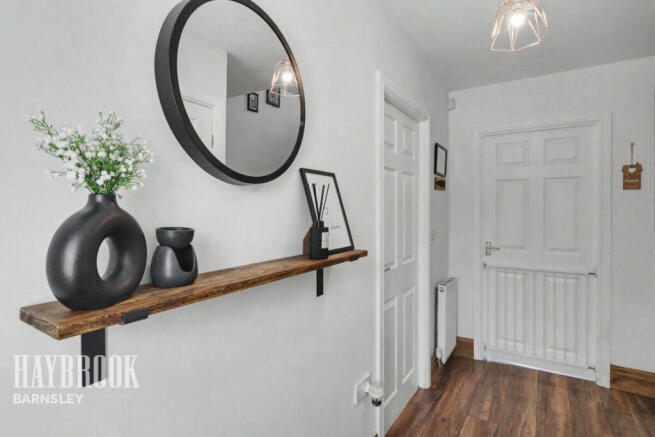 4 bed Detached for sale Image 5