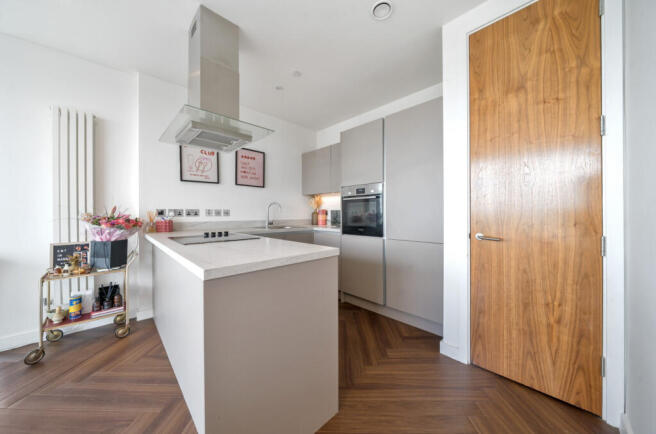 1303879-10-683d80...