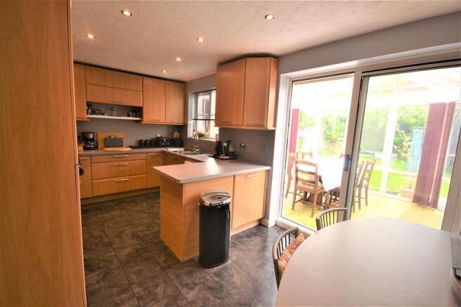 kitchen 2.jpg