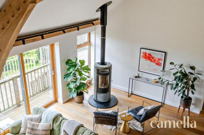 LIVING/DINING AREA
