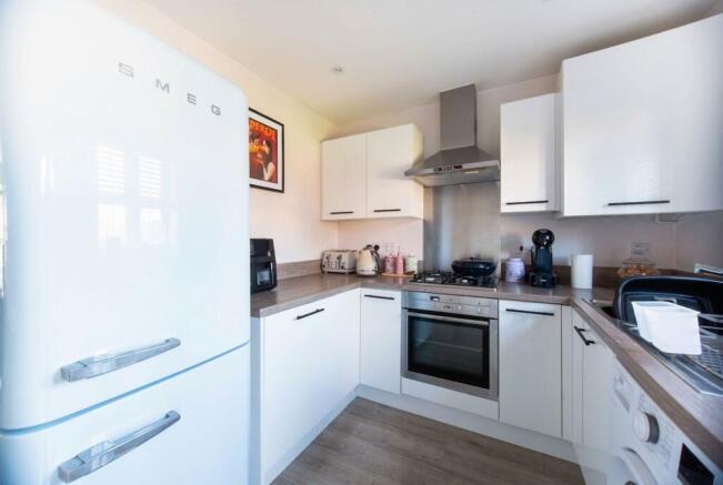 3 bed Semi-Detached for sale Image 6