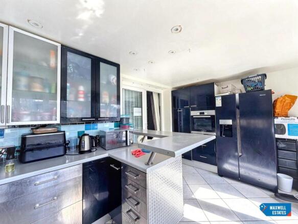 Oakleigh Avenue 5.jpg