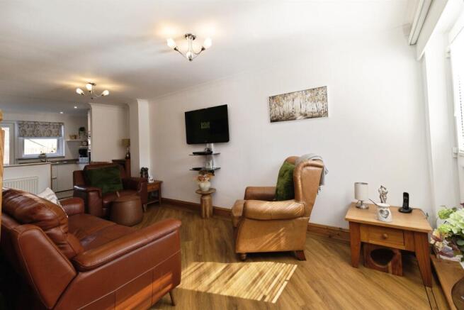 2 bed Semi-Detached for sale Image 10