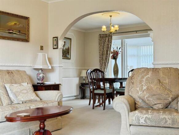 4 bed Detached Bungalow for sale Image 9