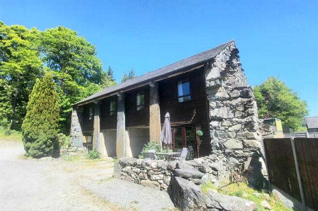 2-bed house on Helm LLwyn, Bala Road, Dolgellau, £295,000