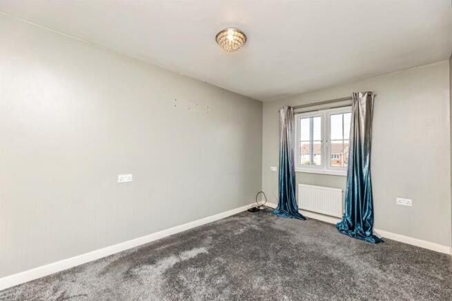 3 bed Town House for sale Image 5