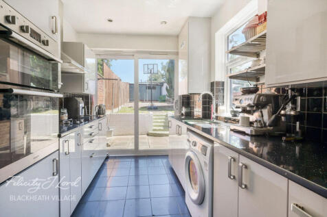 Gregory Crescent, London