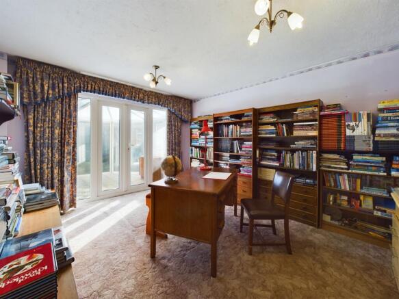 Bedroom/Office