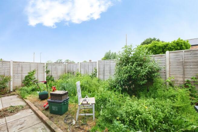 4 bed Semi-Detached for sale Image 8