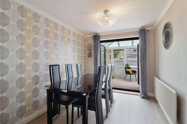 4 bed Detached for sale Image 8