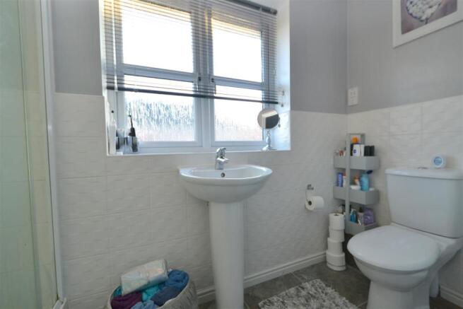 ensuite.JPG