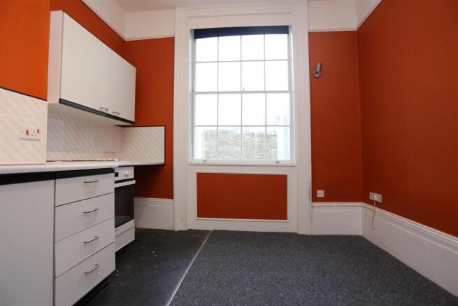 2, 6 Oriental Place (3).JPG