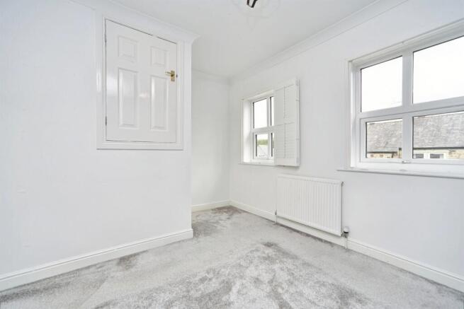 3 bed Semi-Detached for sale Image 7