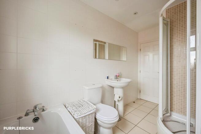 4 bed Detached for sale Image 5